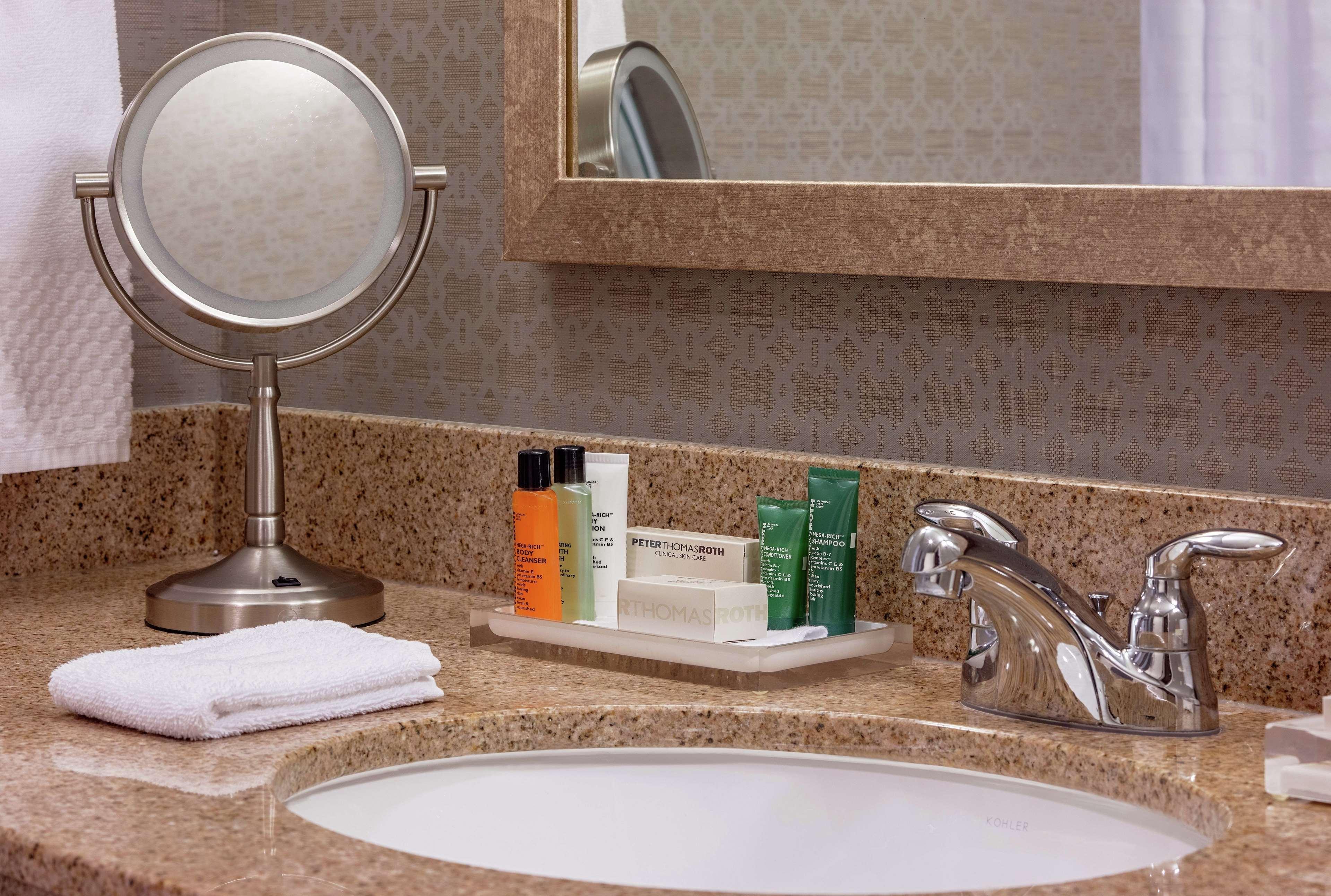 Hilton Downtown Hotel 4*