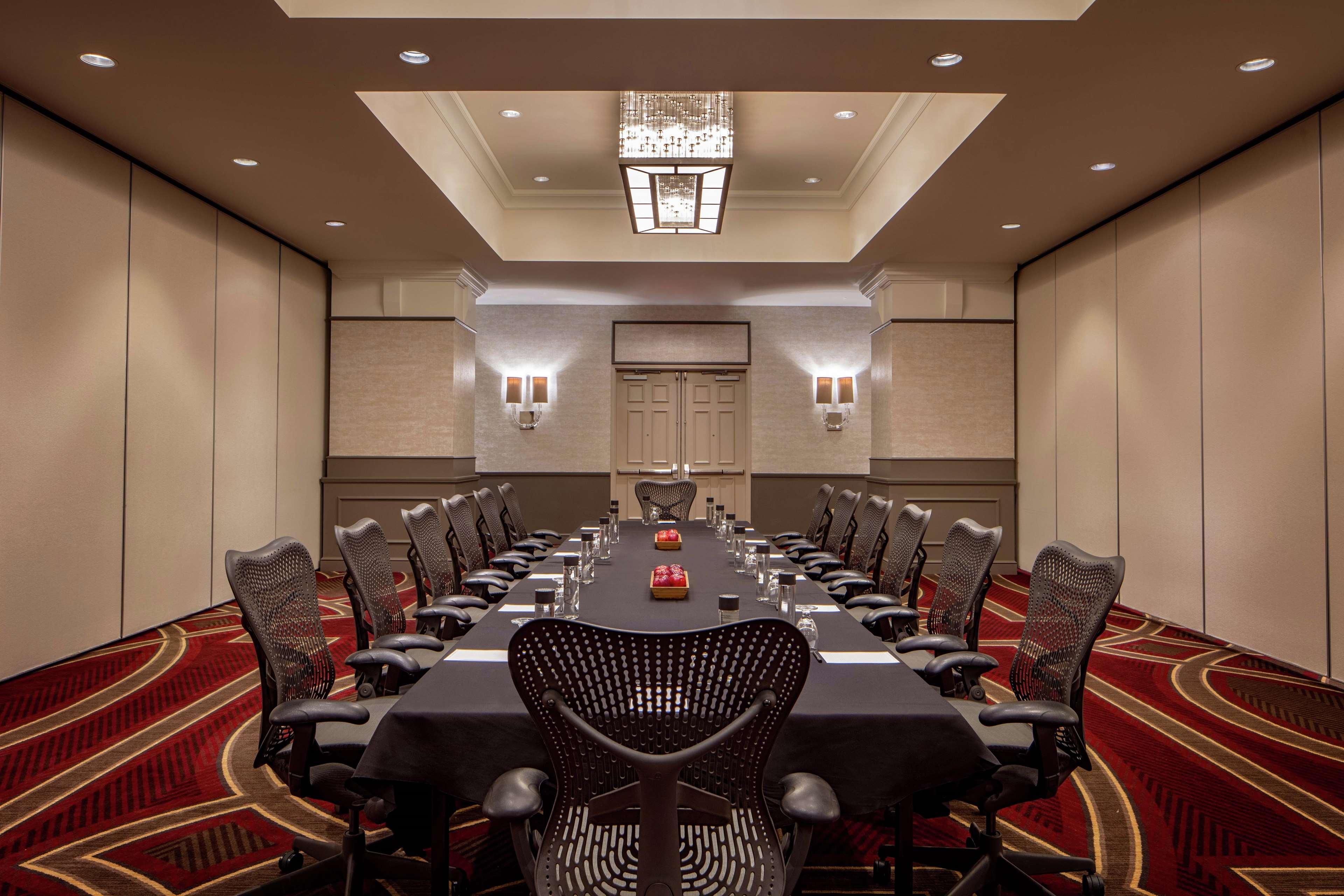Hilton Downtown 4*