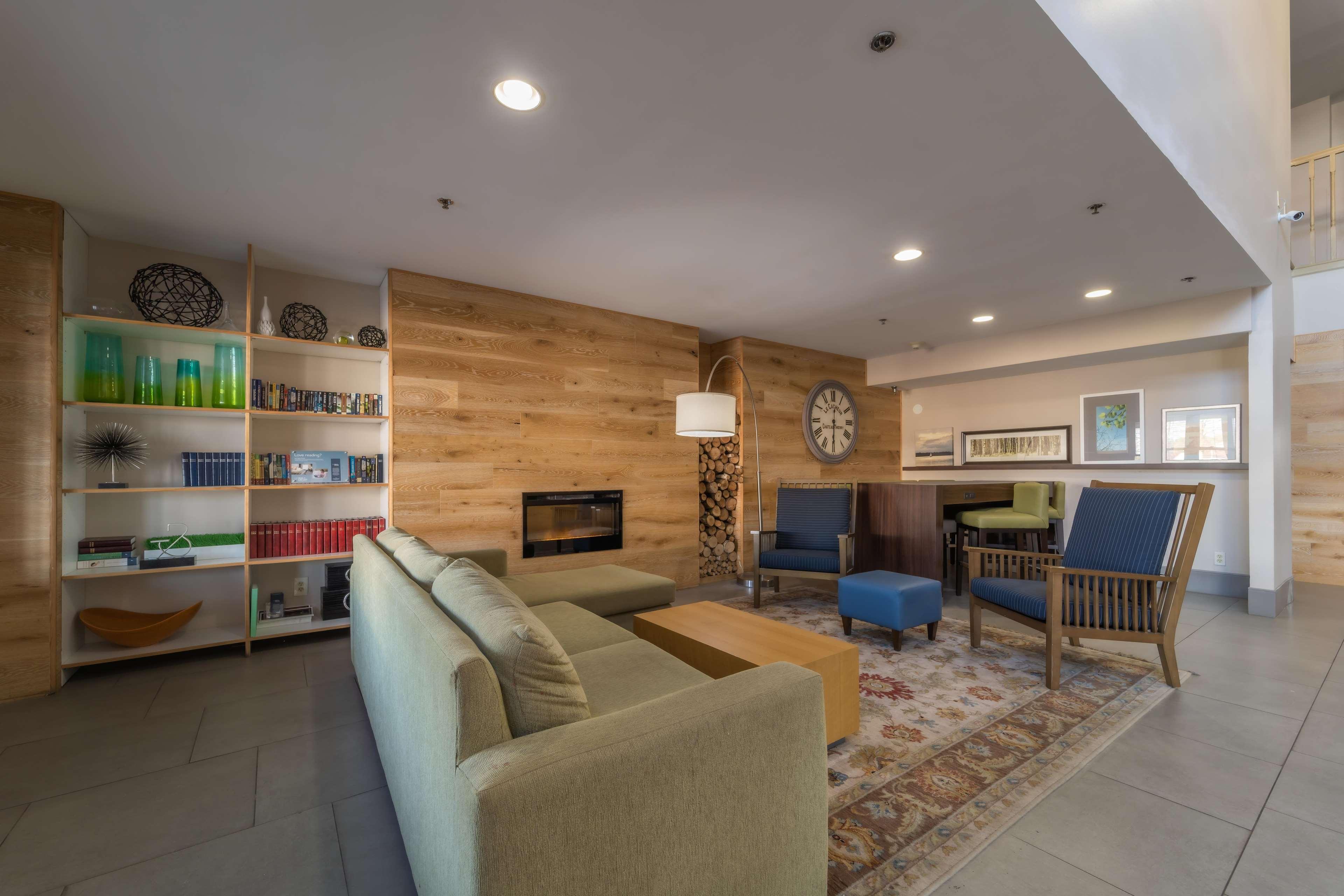 Hotel Country & By Radisson, I-95 South, Va 3*