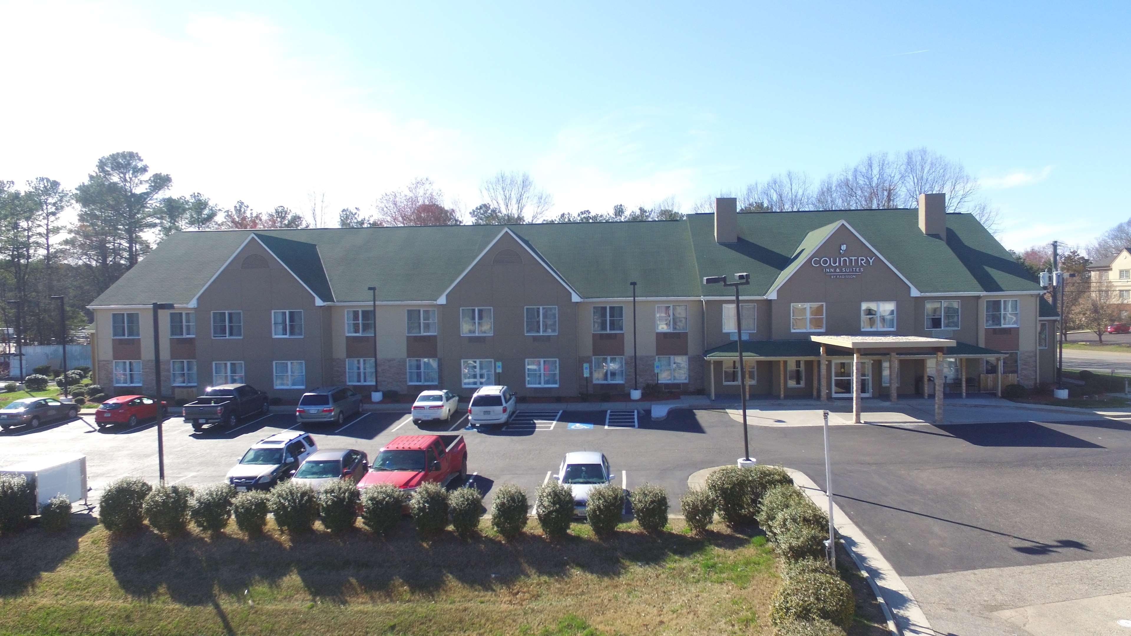 Hotel Country & By Radisson, I-95 South, Va 3*