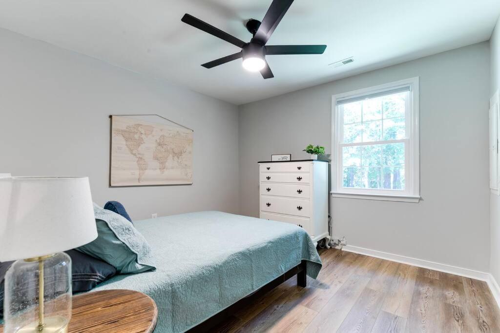 Charming, Cheerful 3 Bedroom In Richmond, Va! *