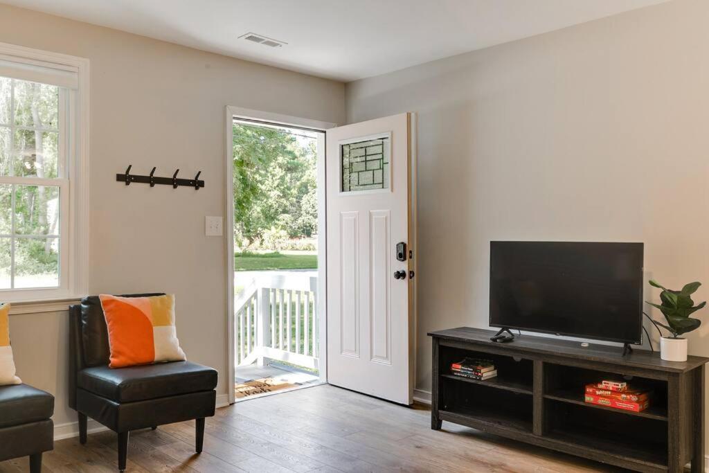 Charming, Cheerful 3 Bedroom In Richmond, Va! Richmond