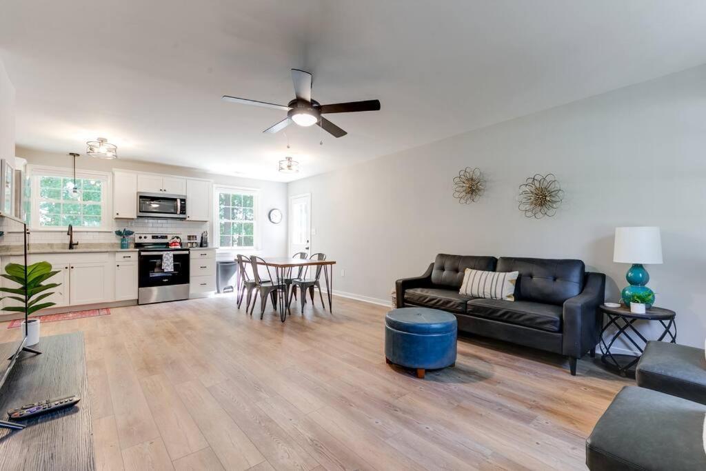 Charming, Cheerful 3 Bedroom In Richmond, Va! Holiday home Richmond