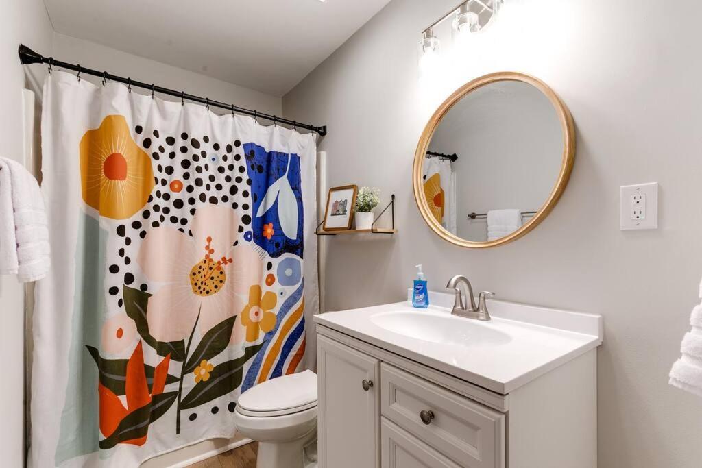 Charming, Cheerful 3 Bedroom In Richmond, Va! Holiday home Richmond