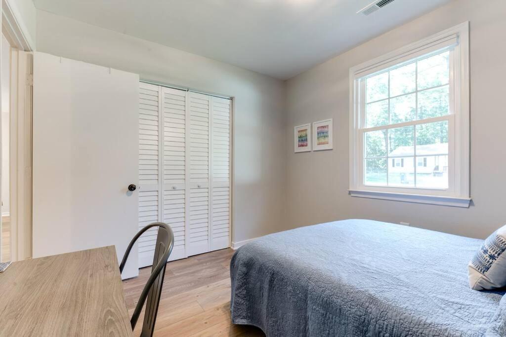 Charming, Cheerful 3 Bedroom In Richmond, Va!