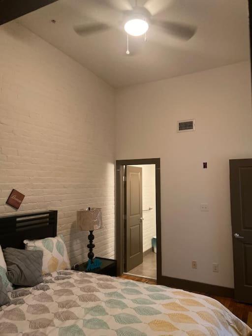 Charming 2 Bedroom Near Vcu *