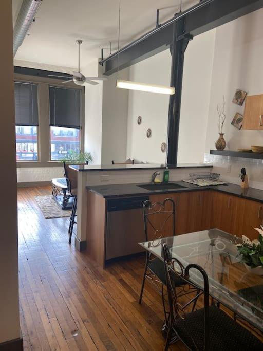 Charming 2 Bedroom Near Vcu *
