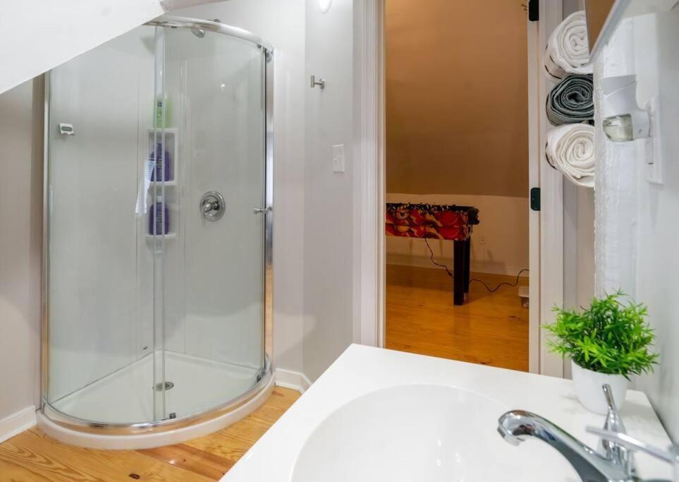 Apartment Garden Penthouse In Rva! 3 Bedroom, 3 Bath! *