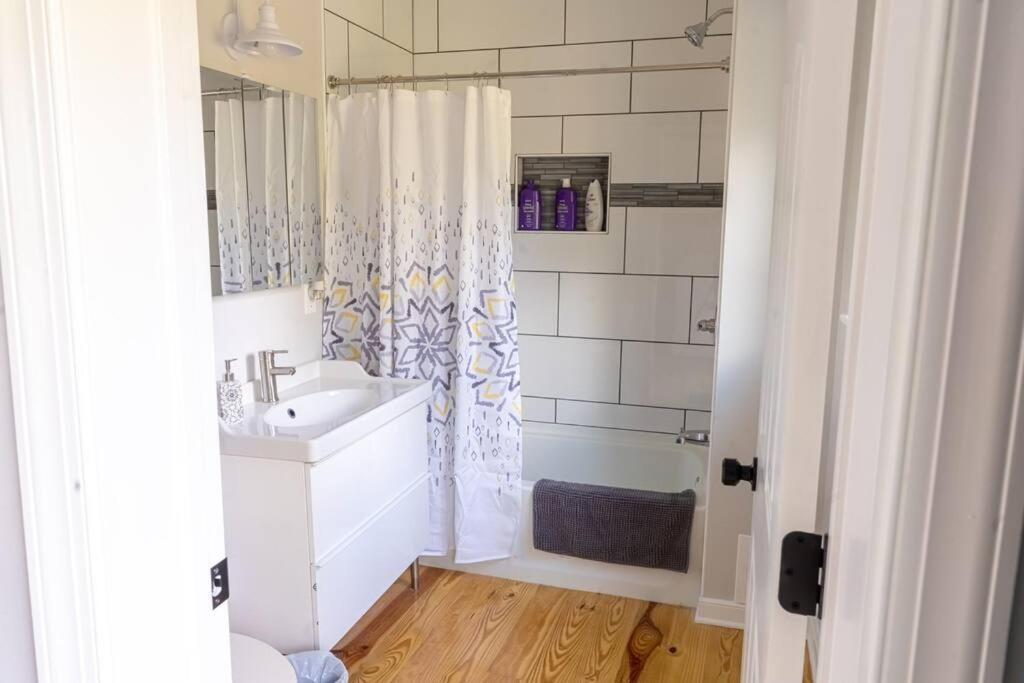 Garden Penthouse In Rva! 3 Bedroom, 3 Bath! Apartment