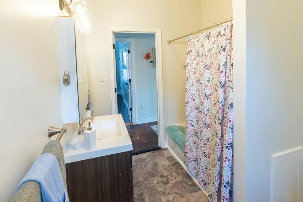 Apartment Garden Penthouse In Rva! 3 Bedroom, 3 Bath!