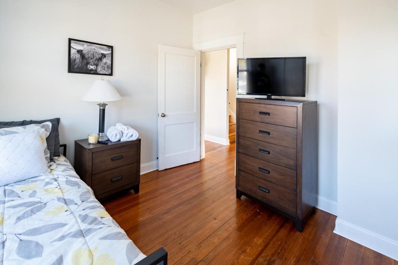 Contemporary 3-bedroom With Balcony In Rva *