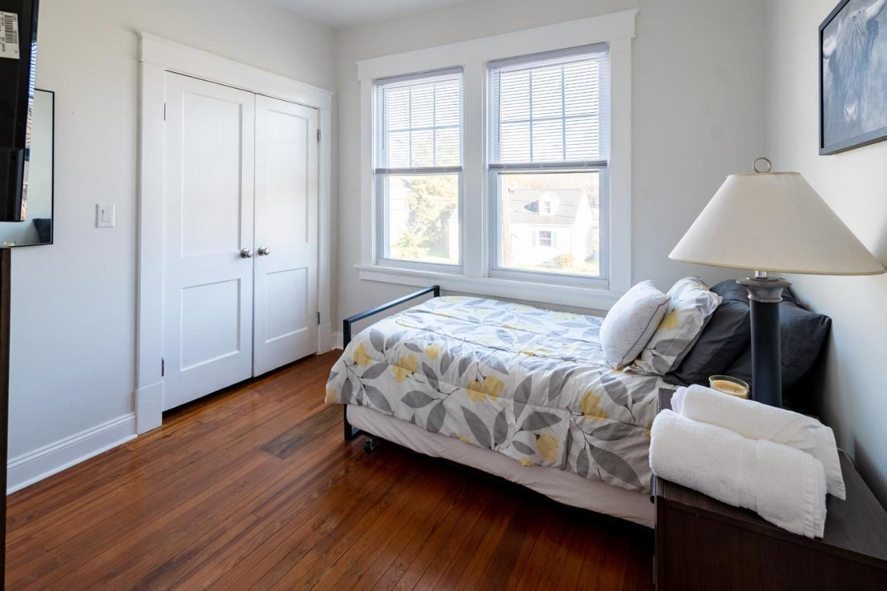 Contemporary 3-bedroom With Balcony In Rva *