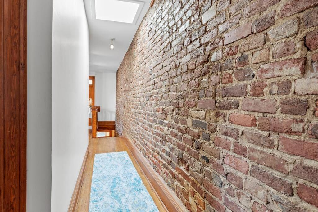 Spacious In Heart Of Historic Fan District Apartment
