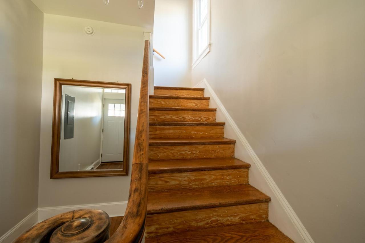 Contemporary 3-bedroom With Balcony In Rva Apartment