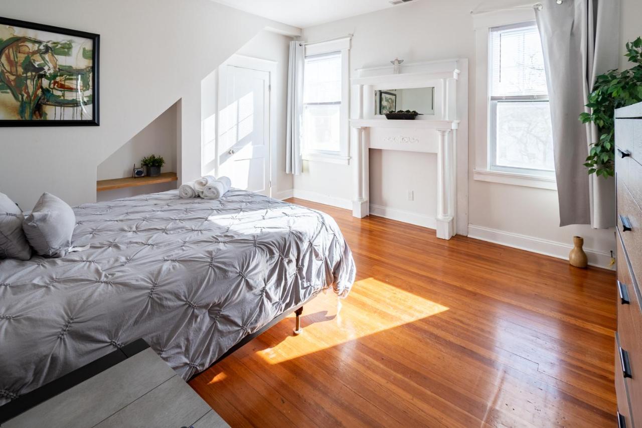Apartment Contemporary 3-bedroom With Balcony In Rva Richmond