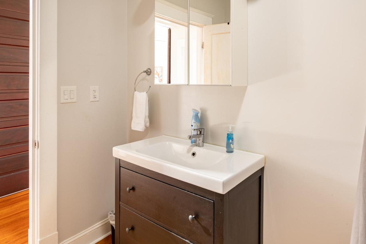 Contemporary 3-bedroom With Balcony In Rva