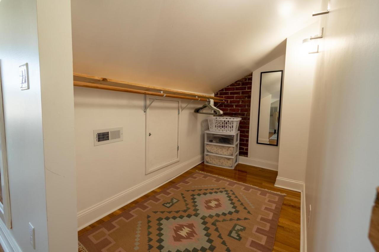 Apartment Contemporary 3-bedroom With Balcony In Rva Richmond