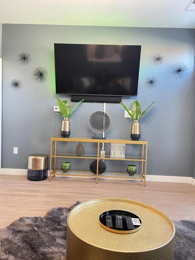 Scott's Addition Apartment