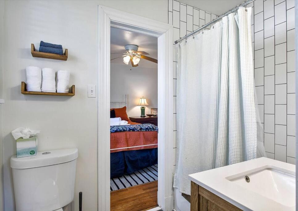 Holiday home Private House Mins To Maymont Park, Trails & Vcu!
