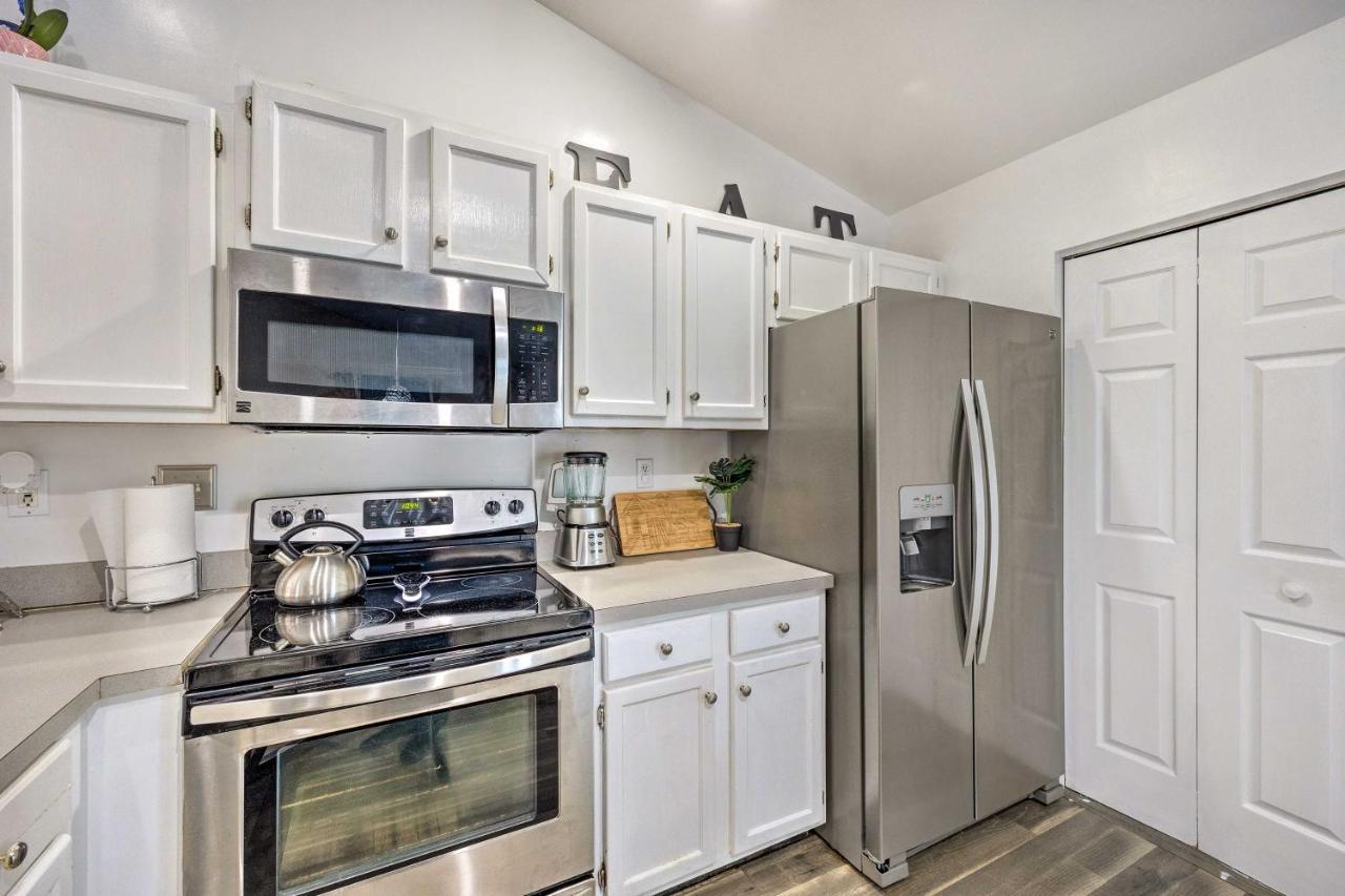 Holiday home With Pool, 5 Mi To Downtown!