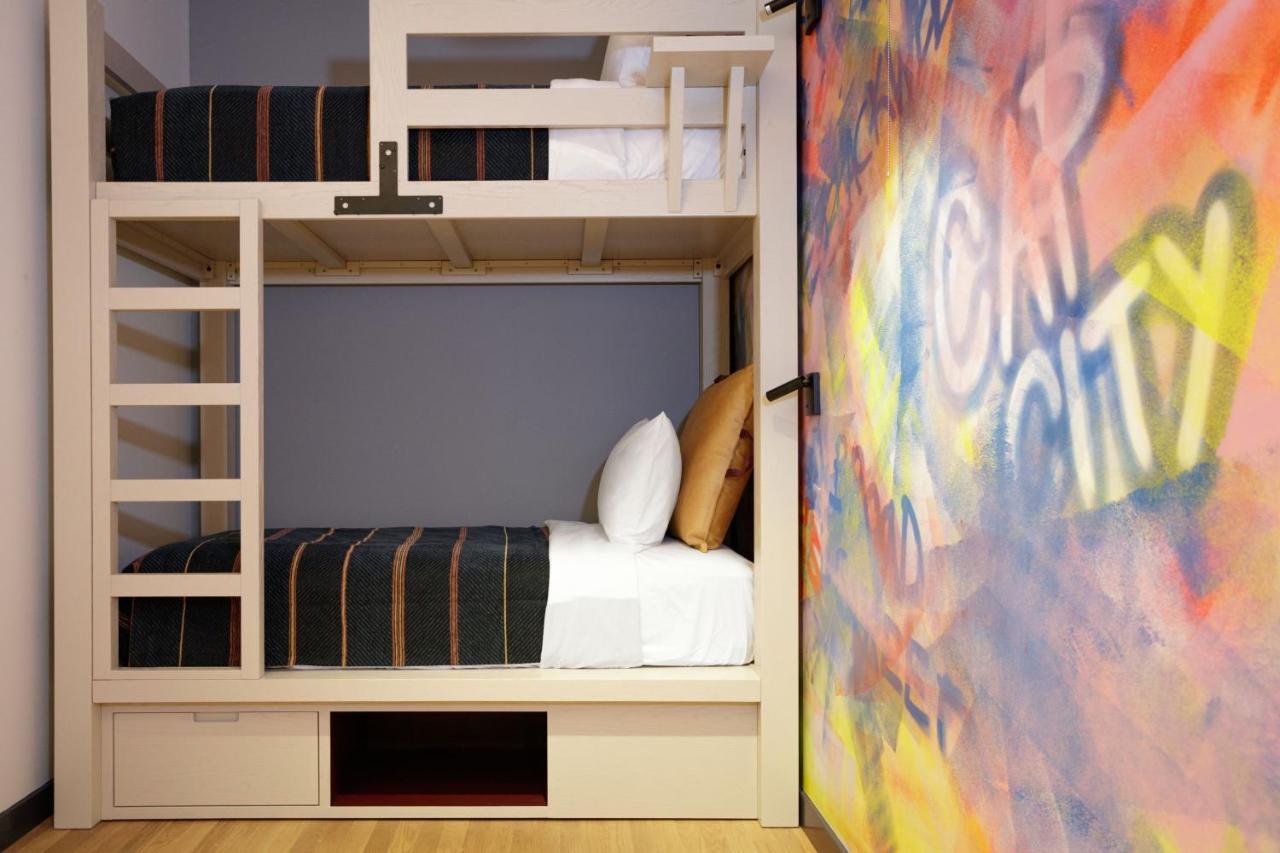 Moxy Downtown Hotel