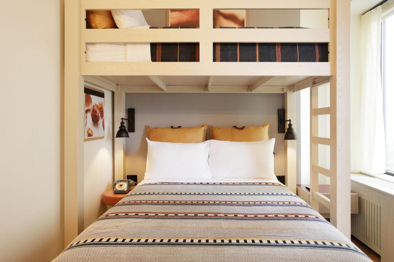 Moxy Downtown Hotel