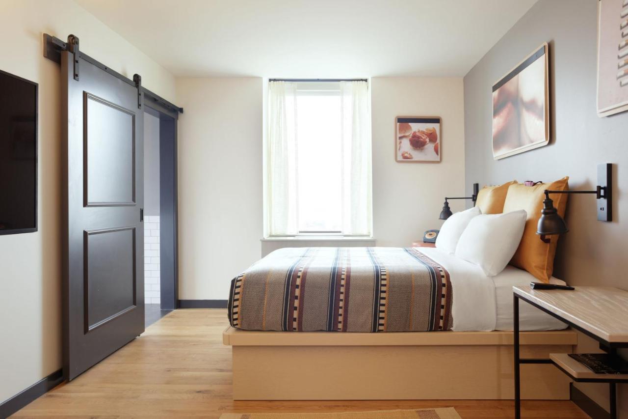Moxy Downtown Hotel