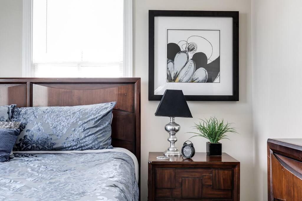Modern, Convenient Gem: Urban Retreat 'n Richmond