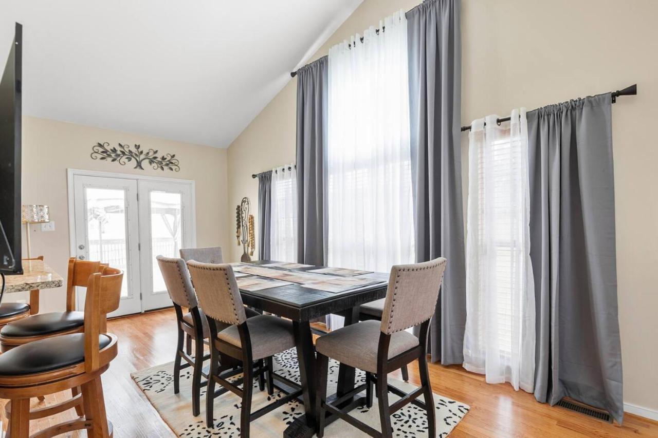 Holiday home Royal Retreat: Luxurious House With 4 King Beds! Richmond