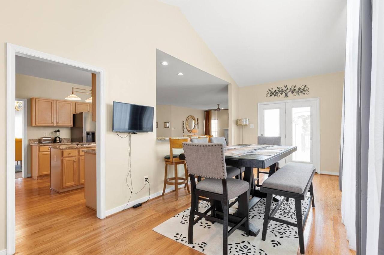 Royal Retreat: Luxurious House With 4 King Beds! * Richmond