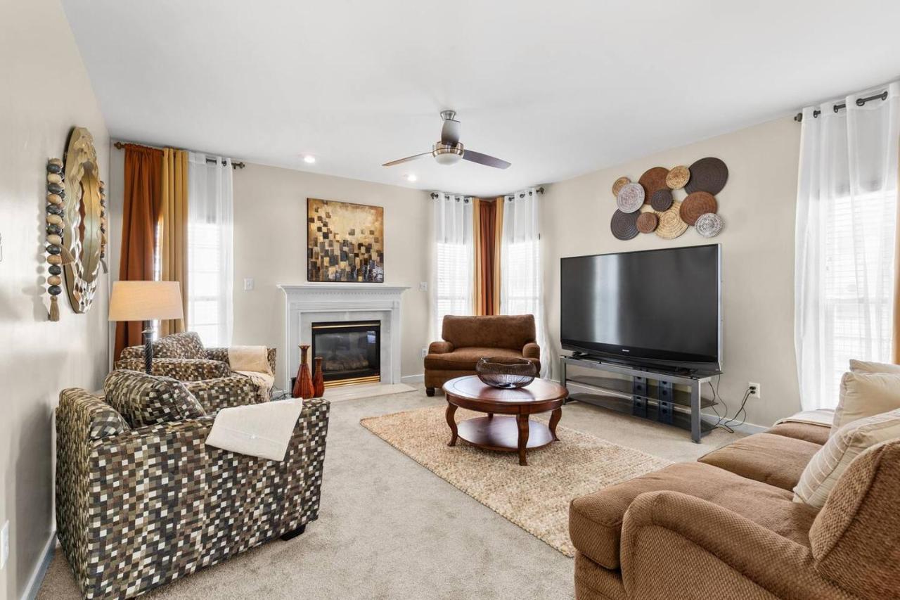 Royal Retreat: Luxurious House With 4 King Beds! Richmond
