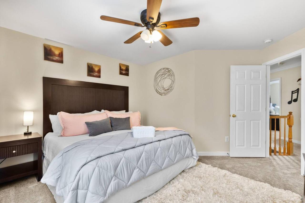 Royal Retreat: Luxurious House With 4 King Beds! * Richmond
