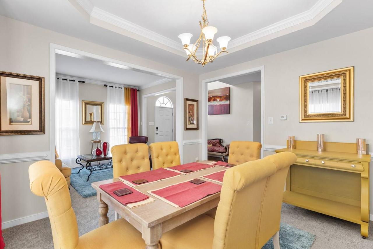 Royal Retreat: Luxurious House With 4 King Beds! * Richmond