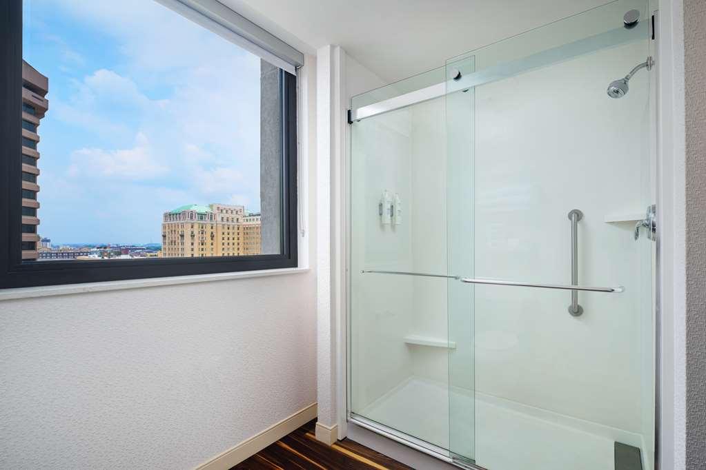 Hotel Hampton & - - Downtown, Va