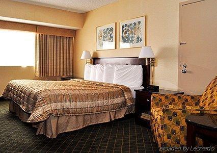 Econo Airport Hotel