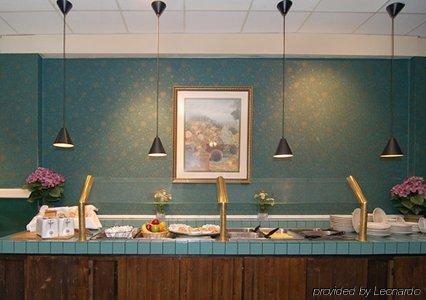 Econo Airport 2* Richmond