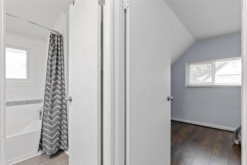 The Bamboo House! Dog-friendly N Rva Sleeps 8 Holiday home