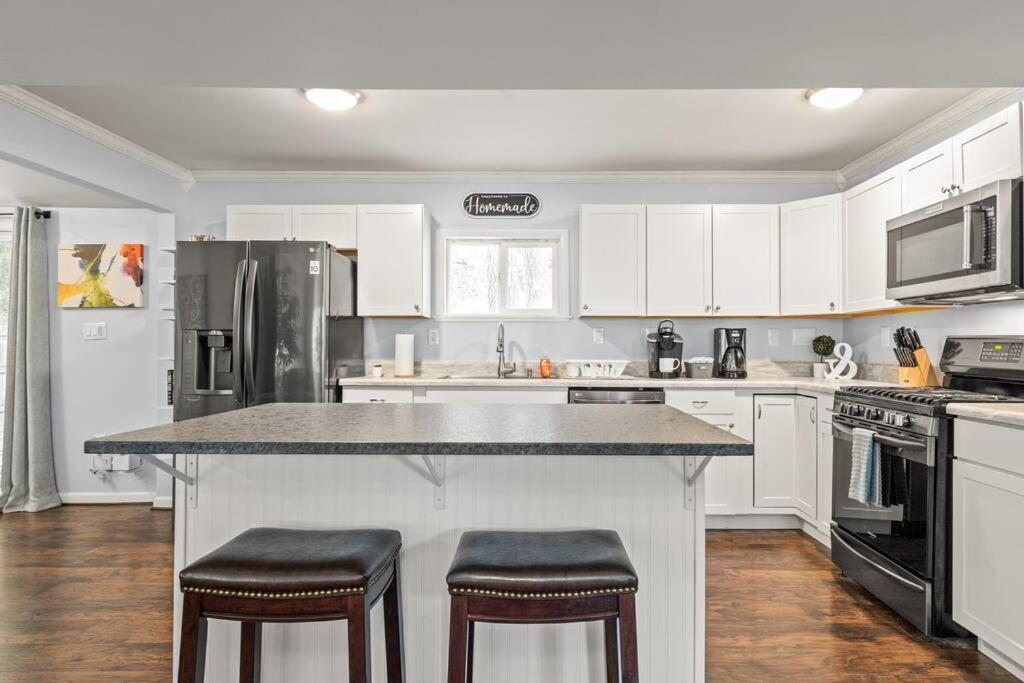 The Bamboo House! Dog-friendly N Rva Sleeps 8 Holiday home Richmond