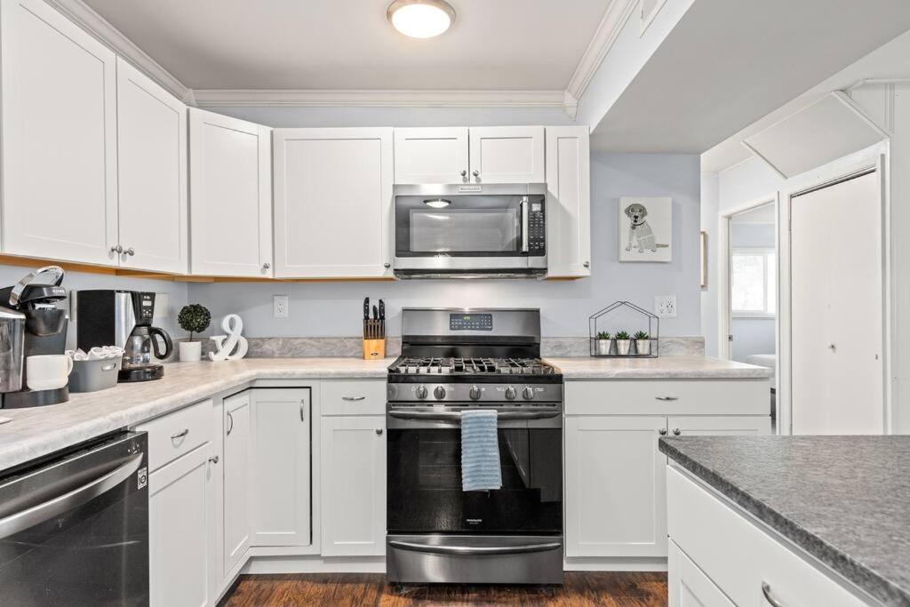 The Bamboo House! Dog-friendly N Rva Sleeps 8 Holiday home