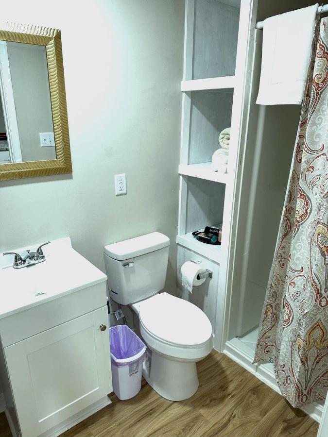 Holiday home Tg Craft Fully Fenced Yard W Private Parking Richmond