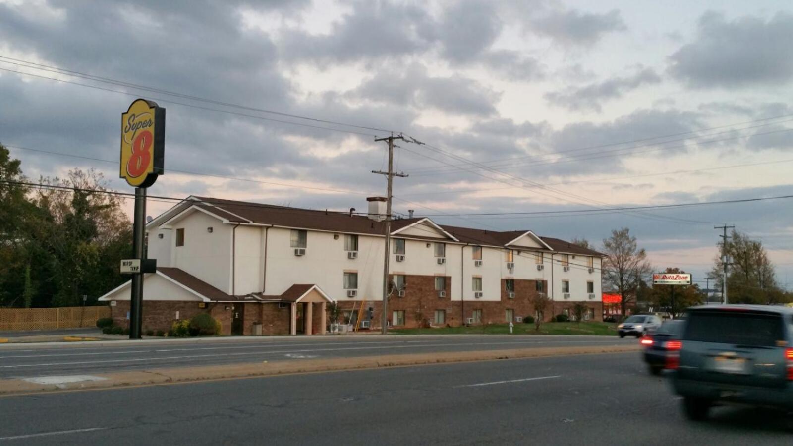Super 8 By Wyndham Richmond/broad Street 3* Richmond