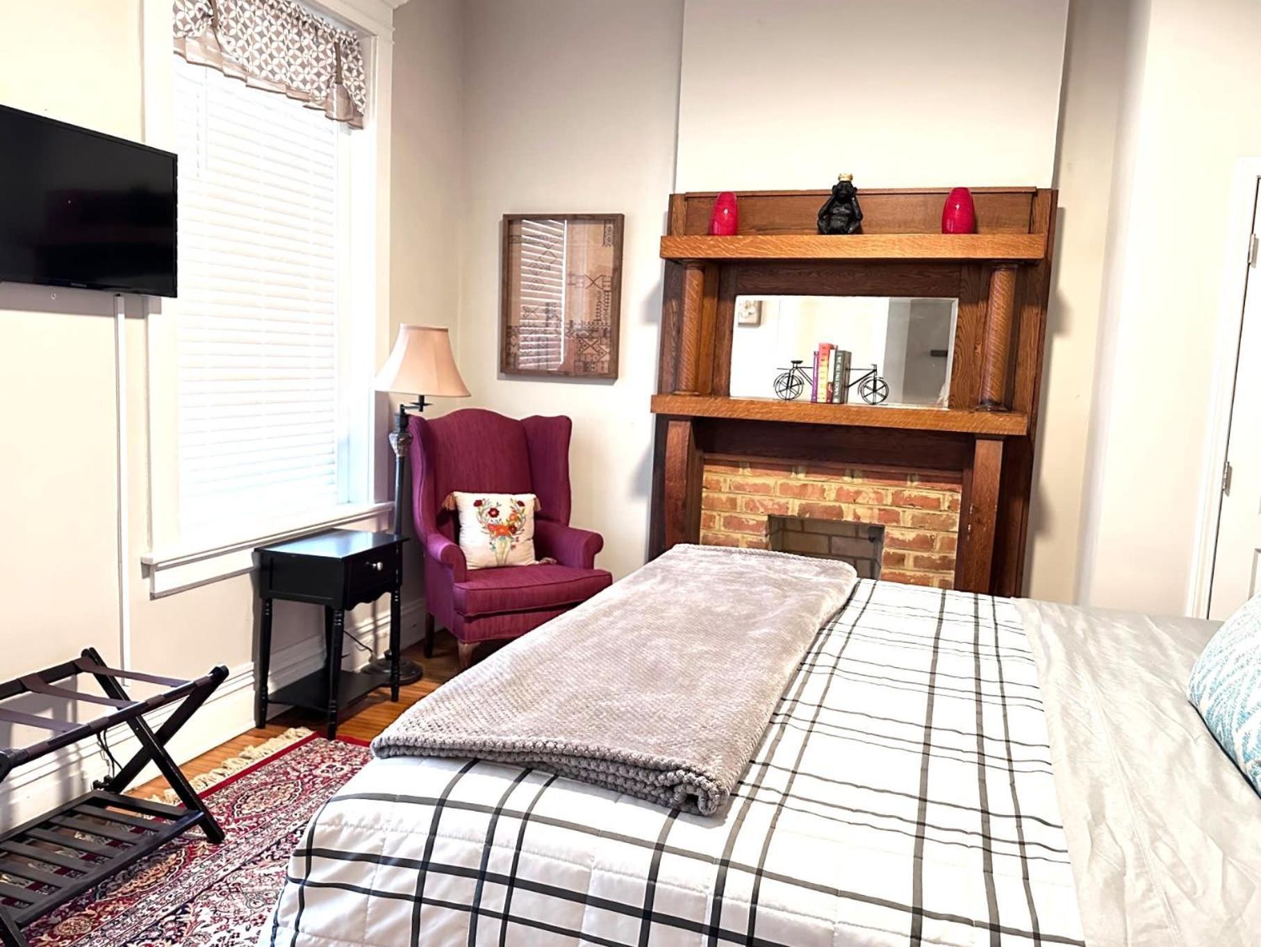 Holiday home E1 Centrally Located In Carytown Fully Fenced Richmond