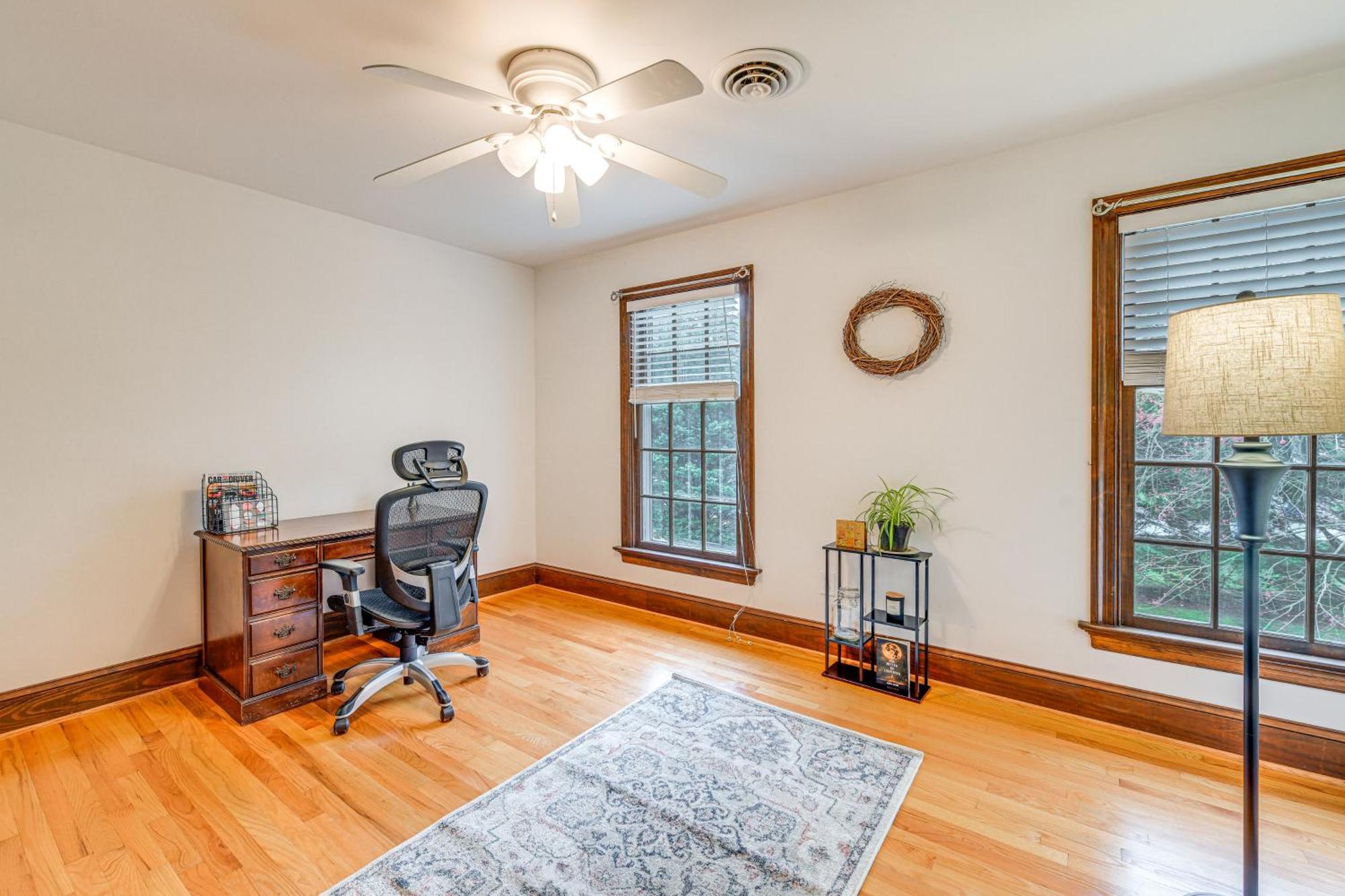 Vacation About 10 Mi To Downtown! Holiday home