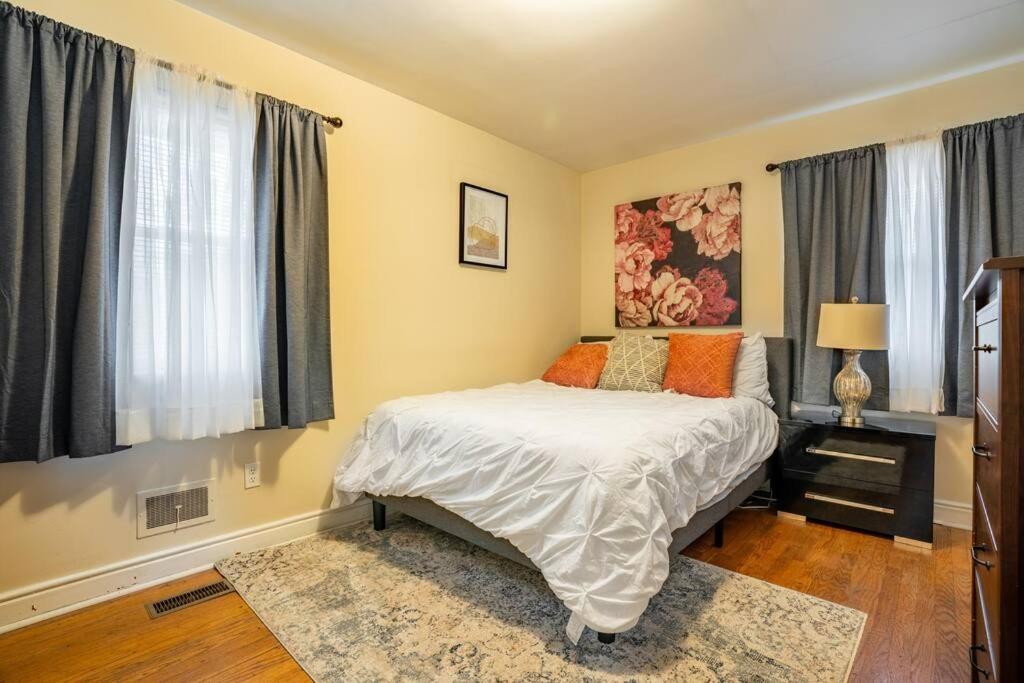 Beautiful House 15 Mins. From Downtown Wi-fi Richmond