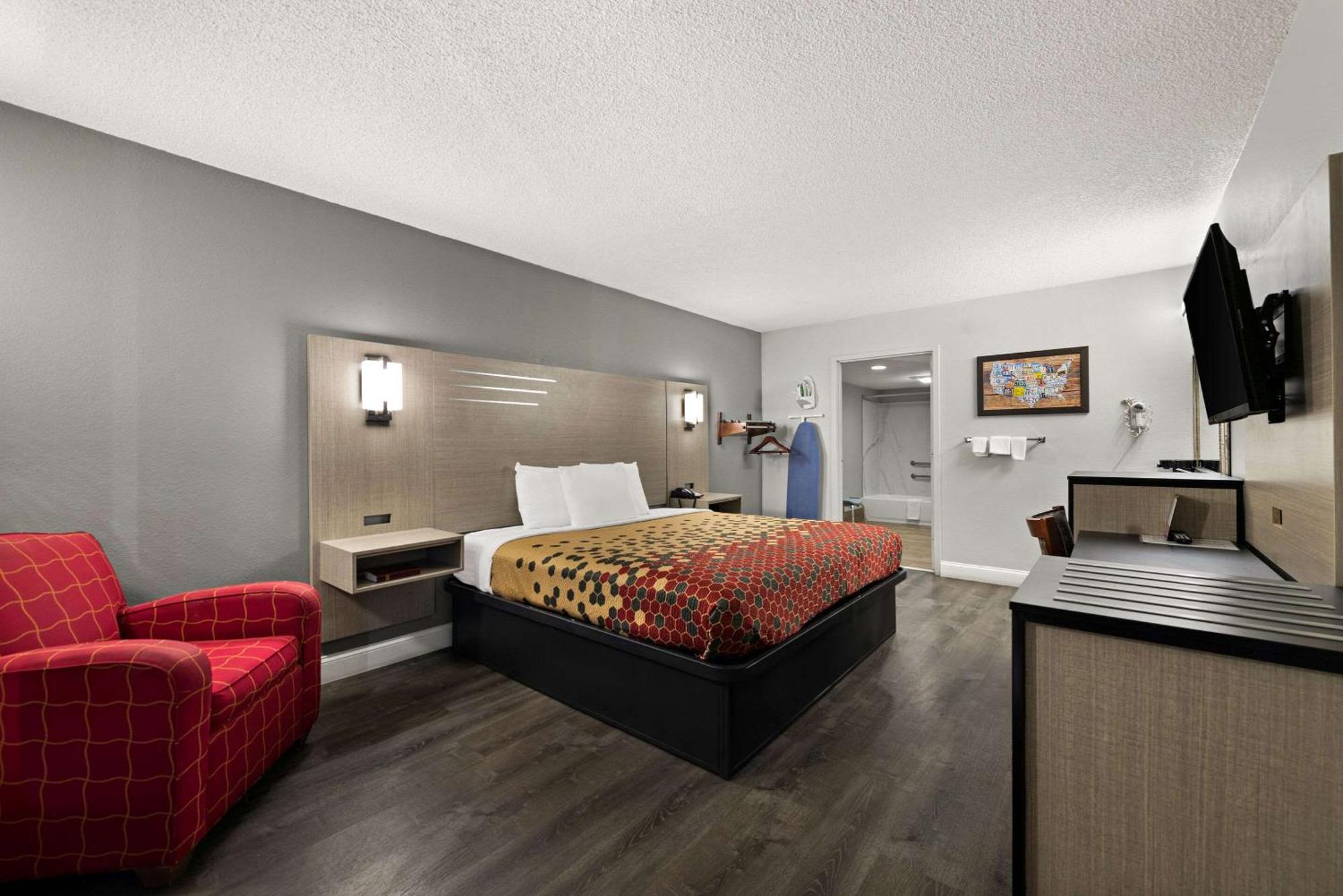 Lodge Econo Richmond