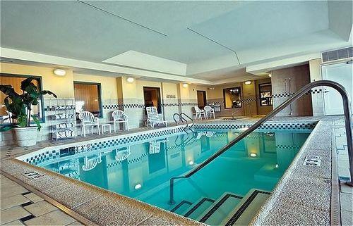 Country & By Radisson, I-95 South, Va 3*