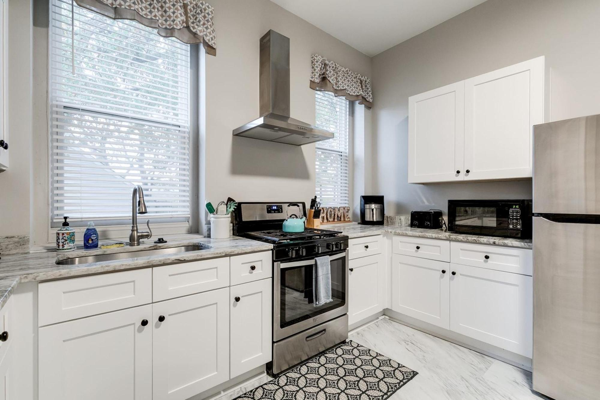 Holiday home E1 Centrally Located In Carytown Fully Fenced Richmond