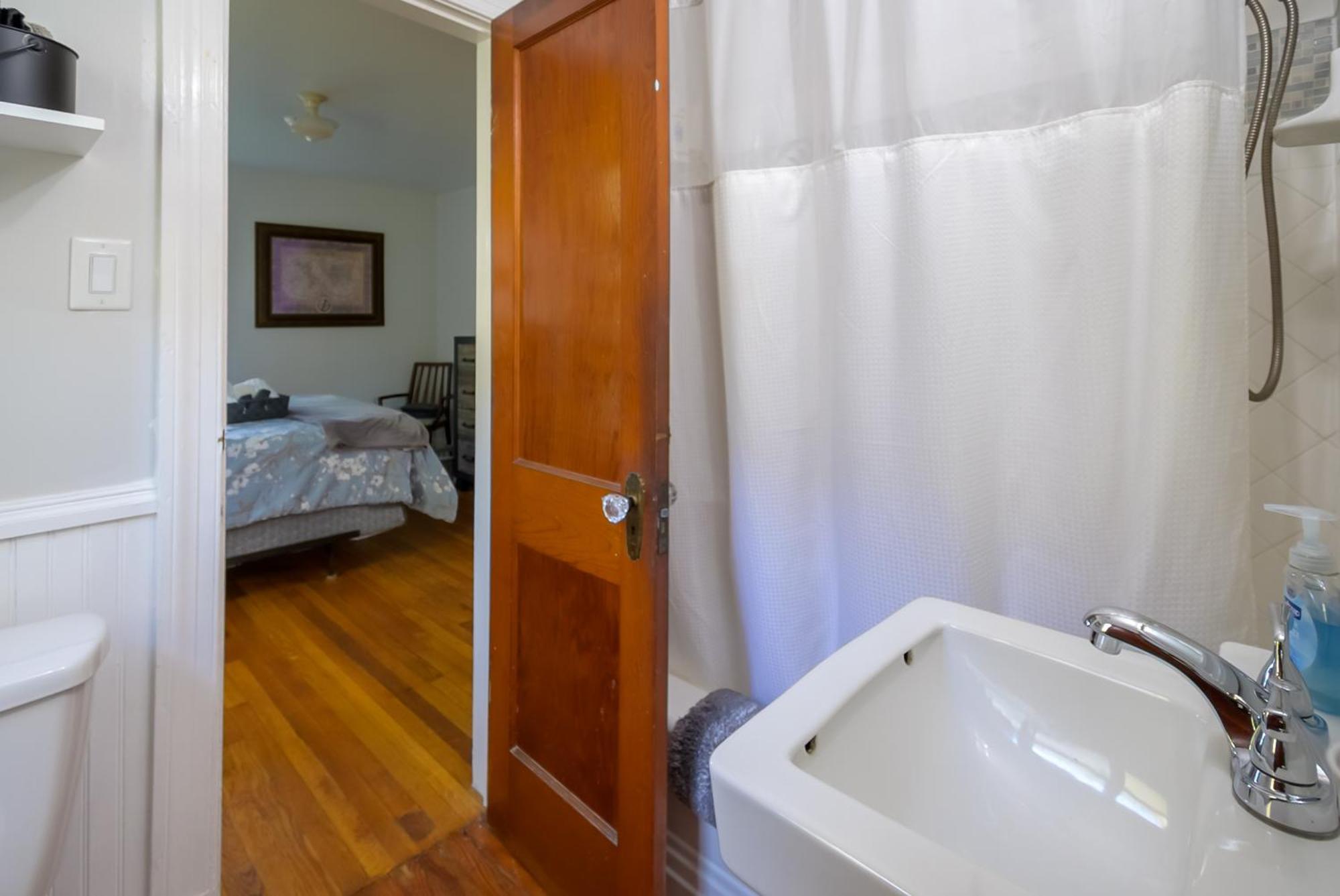 Holiday home Retro A Block To Tennis Courts & Park *