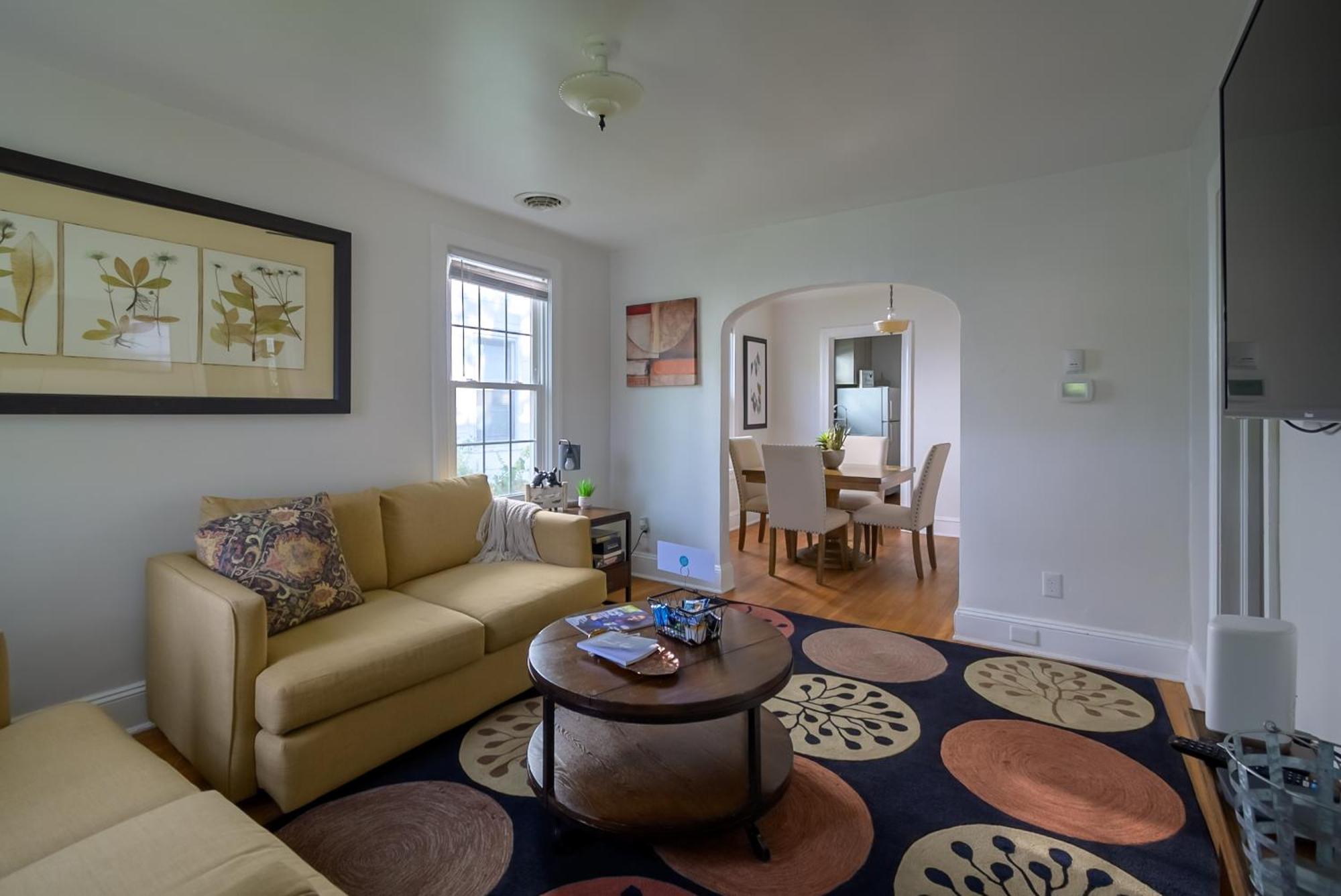 Retro A Block To Tennis Courts & Park Holiday home *