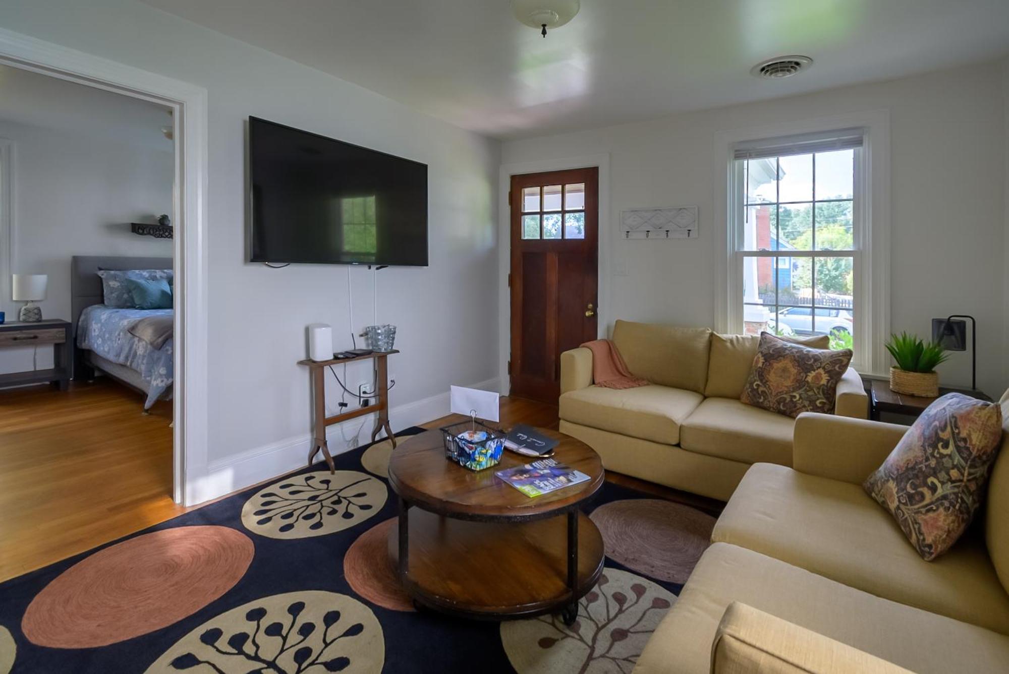 Holiday home Retro A Block To Tennis Courts & Park Richmond